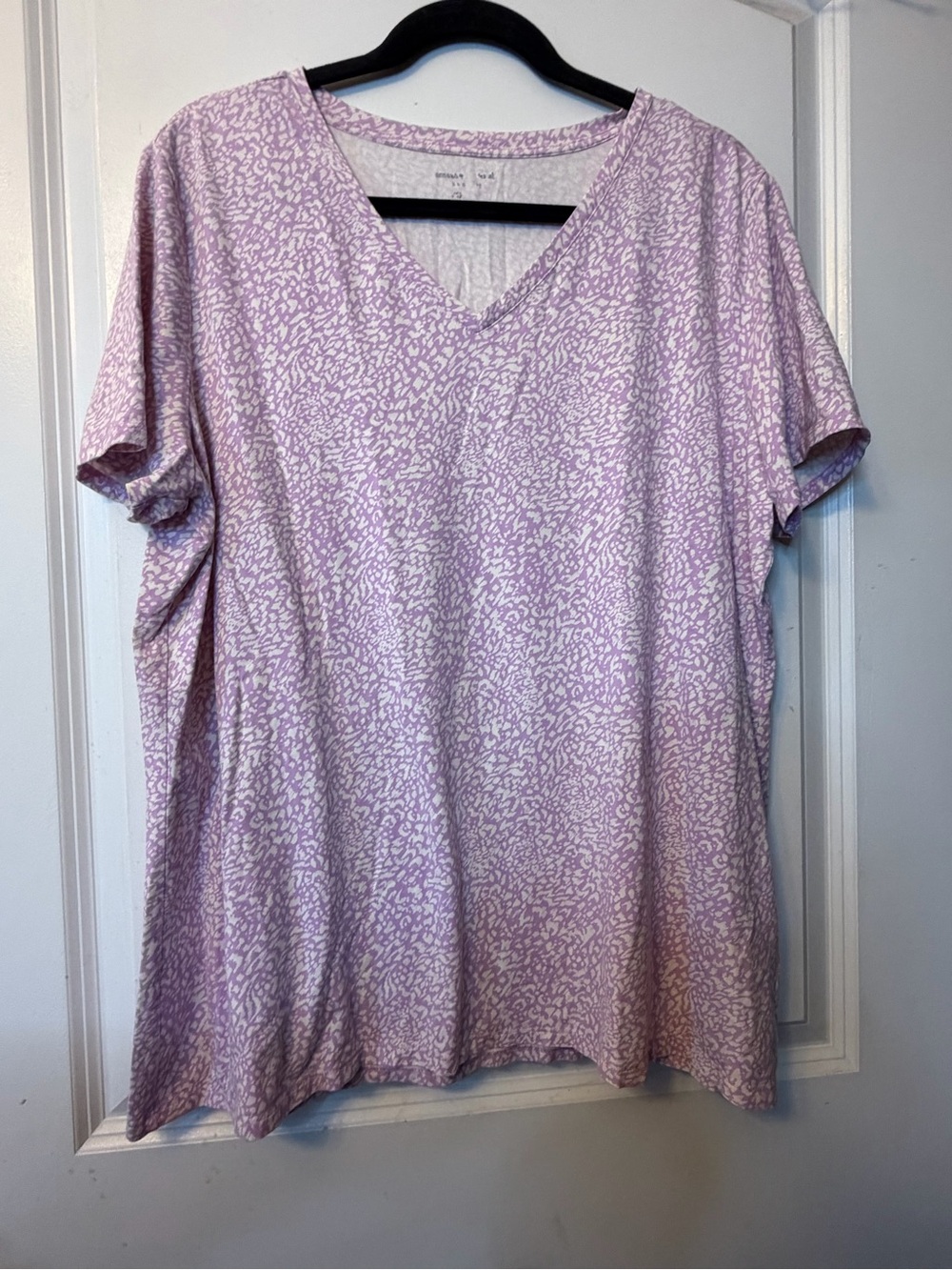 Amazon Essentials XXL Lilac Printed V-Neck Short Sleeve Top